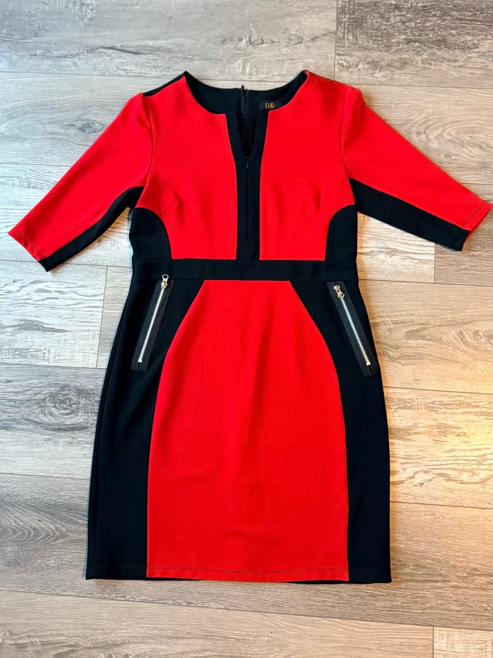 ILE New York Red Black Colorblock Sheath Dress Zip Detail Size 10